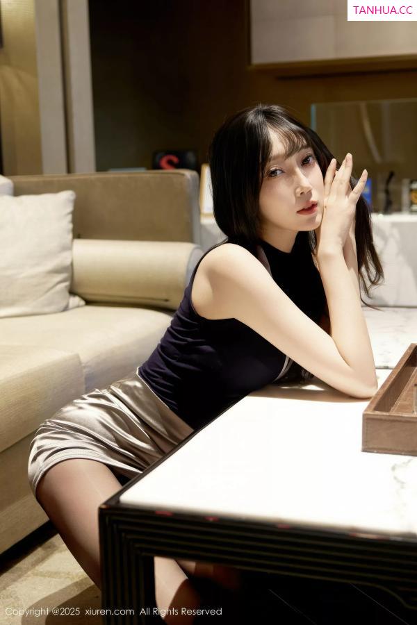 玥儿玥  [XiuRen]高清写真图 2025.10.20 No.10890 玥儿玥er 上海旅拍第11张图片